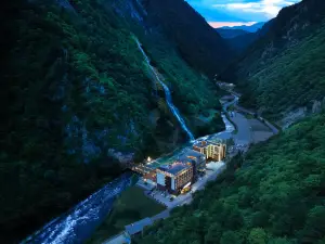 畢棚•四季山水溫泉酒店（畢棚溝景區店）