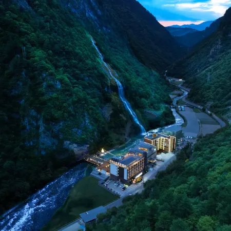 BIPENG SEASONSPRING RESORT