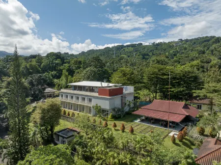 Pelangi Hotel @ ARTOTEL Pelangi Park