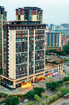 Jun Yuelan Hotel (Qinzhou Changrong World Trade Plaza Qinzhou East Station) 친저우 동역/친저우 시정부 호텔