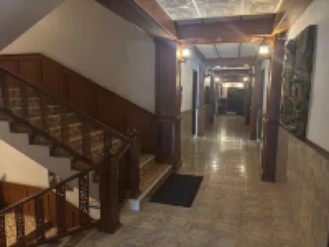 Kata Palace Phuket Hoteles cerca de Kata Hot Yoga Phuket