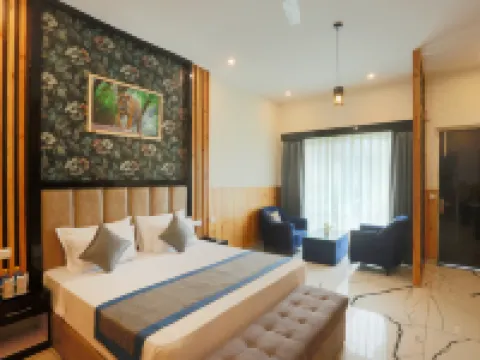 HOTEL TRITON GRAND Hotels near Indira Gandhi Intl. Airport