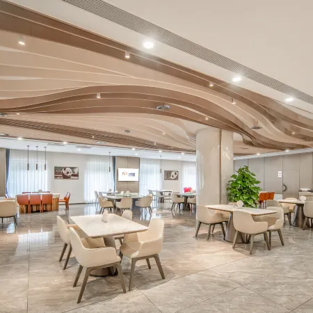 Chuanhang Golden Panda Grand Hotel (Beijing New International Exhibition Center Capital Airport)
