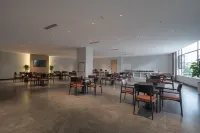 Xingrui Hotel (Meishan Sansu Temple Branch)