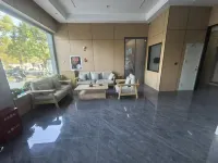 Xayar Yueman Hotel - parking