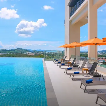هيل توب ويلنيس ريزورت Hotels near سيام نيراميت بوكيت