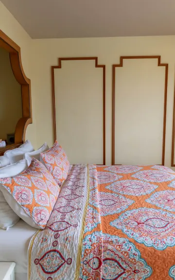 ห้องซิกเนเจอร์สับปะรด พร้อมพื้นที่ทำงานร่วมกัน 24 ชั่วโมง