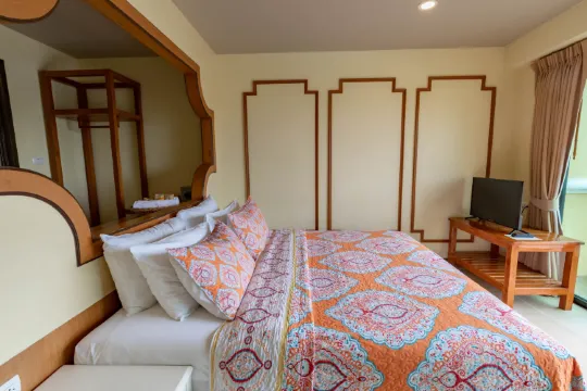 ห้องซิกเนเจอร์สับปะรด พร้อมพื้นที่ทำงานร่วมกัน 24 ชั่วโมง