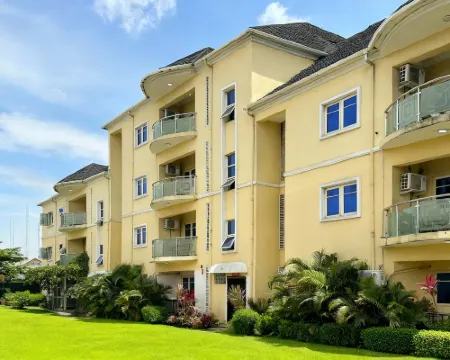 JUN YUE Ikeja Lagos hotel โรงแรมในอิเคจา