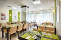 ACHAT Hotel Chemnitz - breakfast