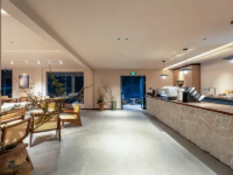 Yujian Mountain Snow Mountain Homestay Hotels in Deqin