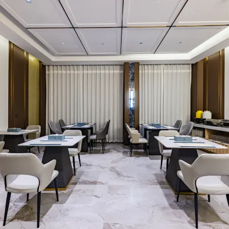 Yanyu · Yunxi Resort Hotel (Lincang Yun Lancangjiang Square Bus Station)
