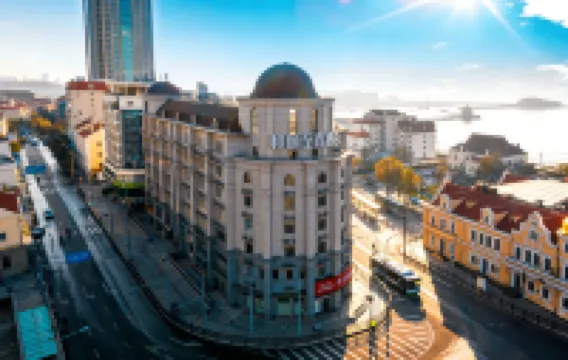 Yitel Collection Hotel (Qingdao Railway Station Zhanqiao Seaview) فنادق في 