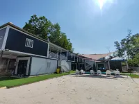 Galaxy Homestay (Muslim) Hotels near MAPS Perak