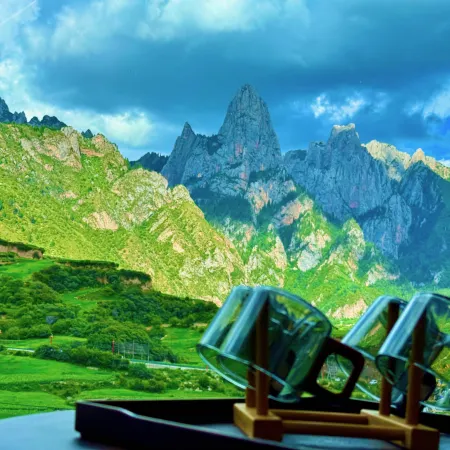 Lan Jing · Panoramic Sunrise & Mist View Retreat (Zhagana Scenic Area)