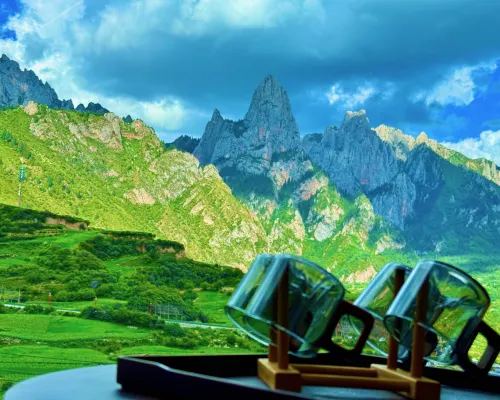 Lan Jing · Panoramic Sunrise & Mist View Retreat (Zhagana Scenic Area) Hotels in Têwo County
