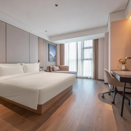 Atour Hotel (Xuzhou Dong Station Global Port)