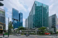 2BR Uptown BGC-33Floor view and near Malls and Restos