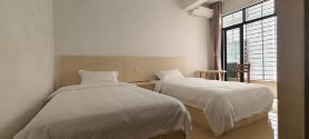Aline Hotel