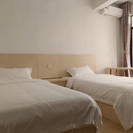 Aline Hotel