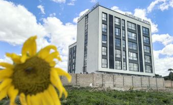 Starline Hotel