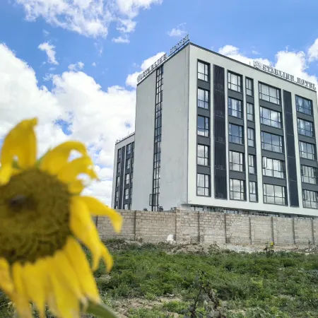 Starline Hotel