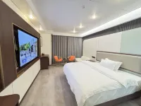Booking/Agoda - Homestays