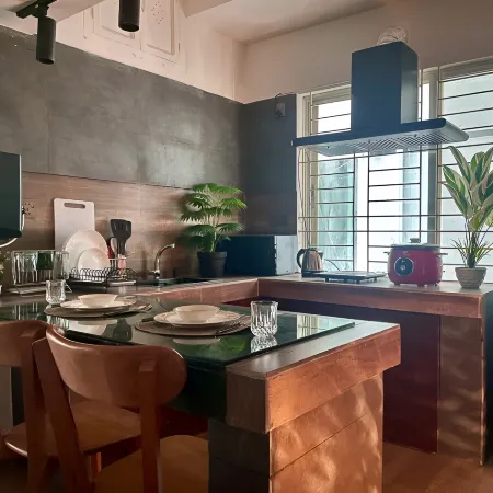 Studio | Quiet | Secure | Fast WiFi | Near Airport