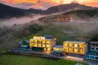 Ya'an 18 ° · Full View Sunrise View Homestay (Zagana Runwugou Branch)