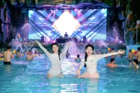 JIAXING SENBO NATURE PARK & RESORT - Pools