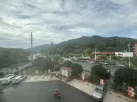 HanTing Premium Hotel (Wuxi Huishan Ancient Town) - con vista montagne