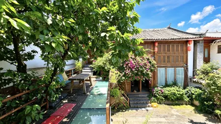 麗江花彌生中国式旅館（忠義市場）