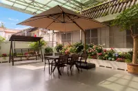 Qinlan Homestay (Mangshi Square) - 2-Star