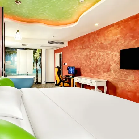 Jingfang E-Sports Hotel (Yangzhou Baoying Huaijiang Avenue Taishan East Road)