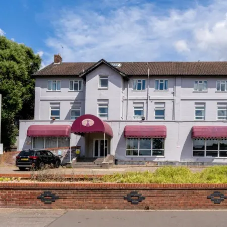 Norwich Central Hotel- Near Norwich Train Station & Carrow Road Stadium