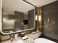 Xiaogan Wanda Jiahua Hotel - balcony