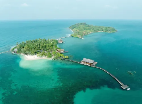 Full Moon Private Island - Pools