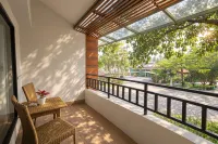Royal Safari Garden Resort and Convention - balcón