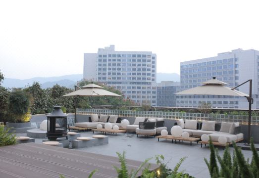 君亦酒店（长沙梅溪湖汽车西站店）外景图