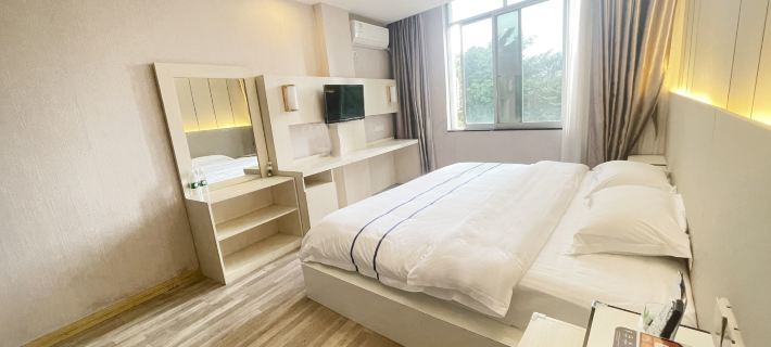 Baise Moon Semi-bending Theme Hotel Baise otelleri