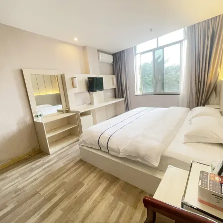 Baise Moon Semi-bending Theme Hotel