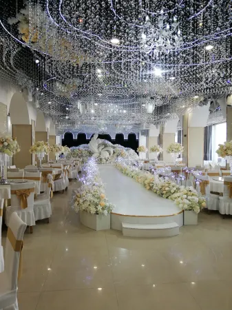 Yahao Hotel (pengtai  Central) Отели рядом с достопримечательностью «Central Red Army Long March Starting Place Memorial Park»