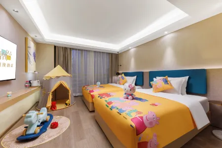 Chaoman Hotel (Shenzhen Baoan Daqianli Pingzhou Subway Station)
