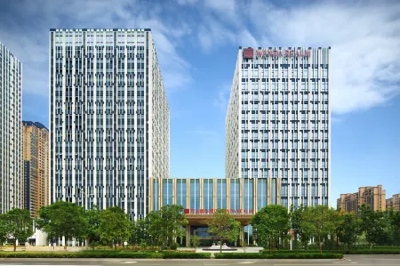 Wanda Realm Bozhou Отели рядом с достопримечательностью «Huazu Temple»