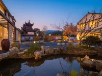 Floral Lux Hotel·Yixing Yuyang Huaiyu Homestay Hotels near Yunü Lake Scenic Area