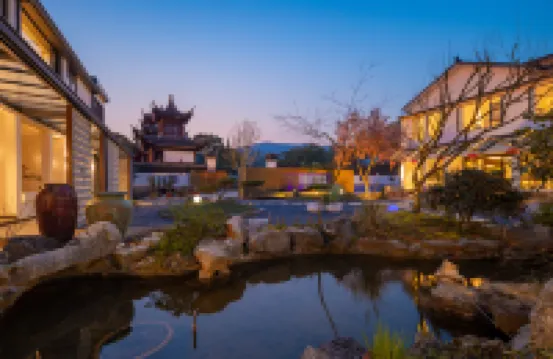 Floral Lux Hotel·Yixing Yuyang Huaiyu Homestay