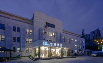 Chengdu Junxuan Hotel (Xindu Petroleum University)