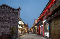 VALATOMS Fanlatu Hotel (Yibin Daguan Pavilion Hejiangmen) Hotels in Yibin