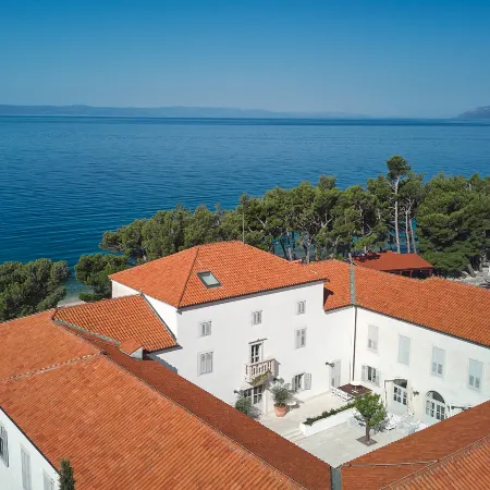Heritage Hotel Kaštelet Отели рядом с достопримечательностью «Пляж Сент-Петер»