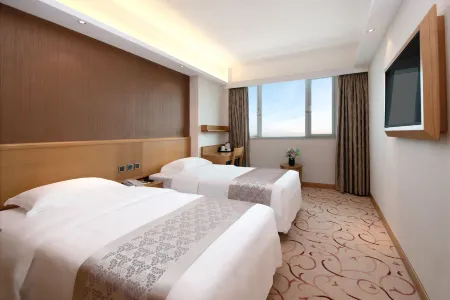 Treasure Hotel Отели рядом с достопримечательностью «Библиотека Хо Дун»